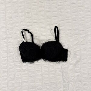 Never been worn Victoria’s Secret bra, size 34D
